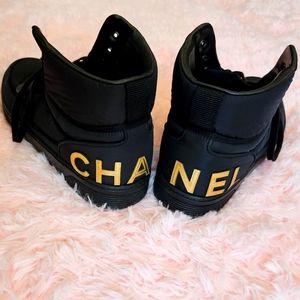Chanel high-top Black Nylon Cusion and gold leather logo sneaker